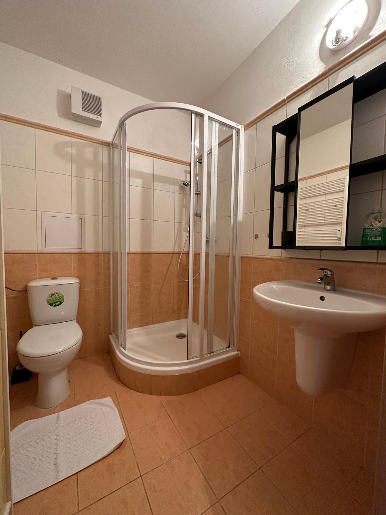 Apartman Mila Eterna II Рокитніце-над-Їзероу Екстер'єр фото